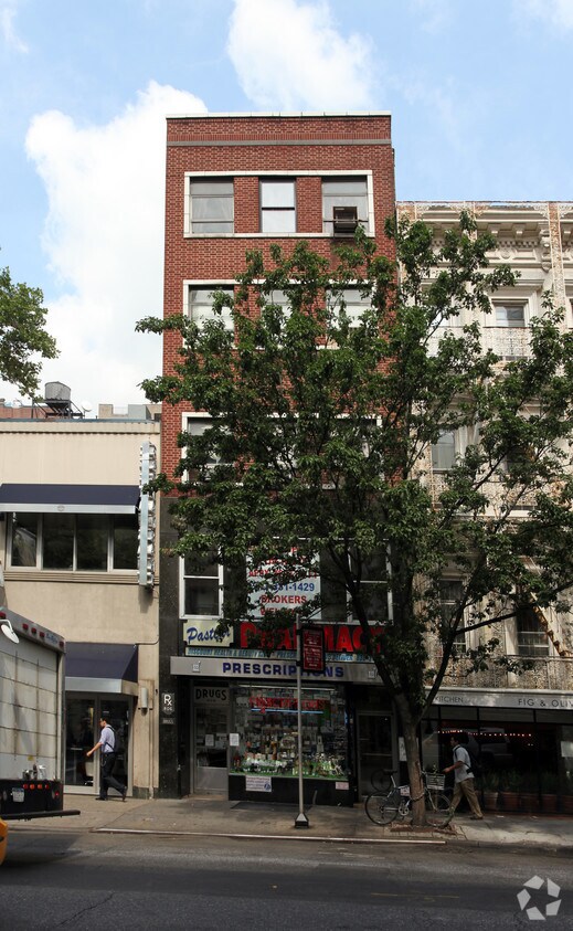 Building Photo - 806 Lexington Ave