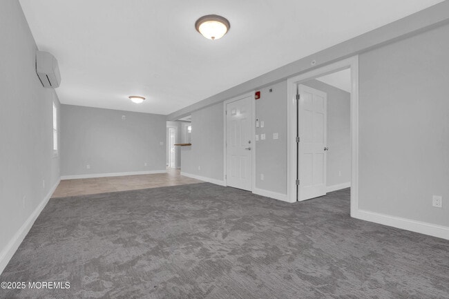 Foto del edificio - 223 Maple Ave