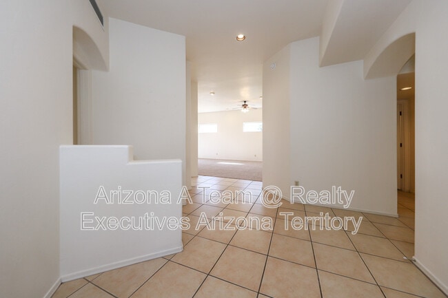 Building Photo - Placita Rio Cabo-7427 E