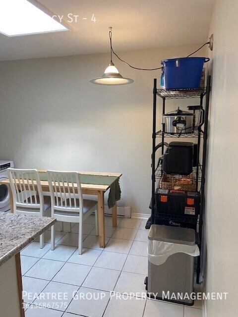 Building Photo - Pick Percy!! 1 Bed in downtown Ottawa with...