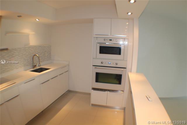 Foto del edificio - 19370 Collins Ave