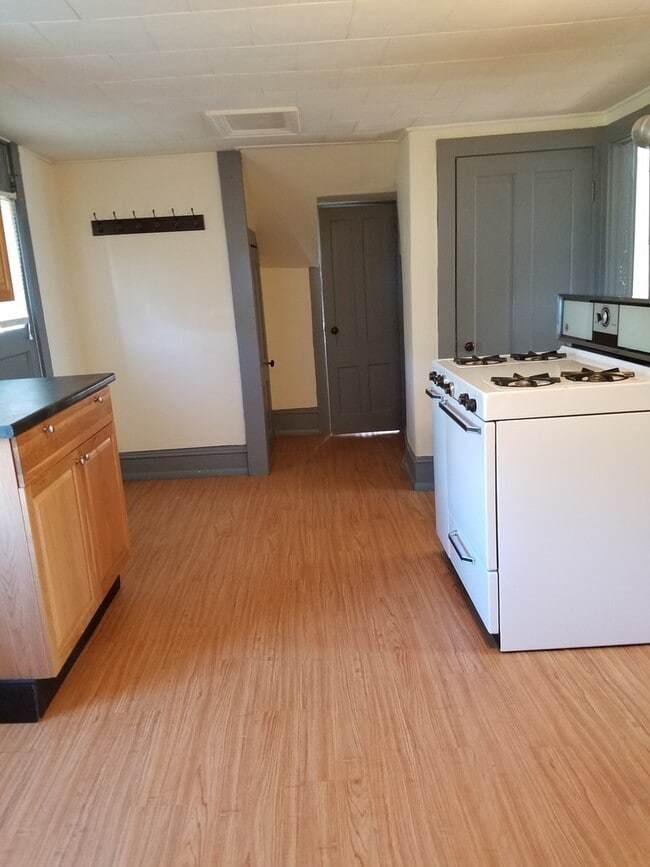 Building Photo - 137 Saint Peter St