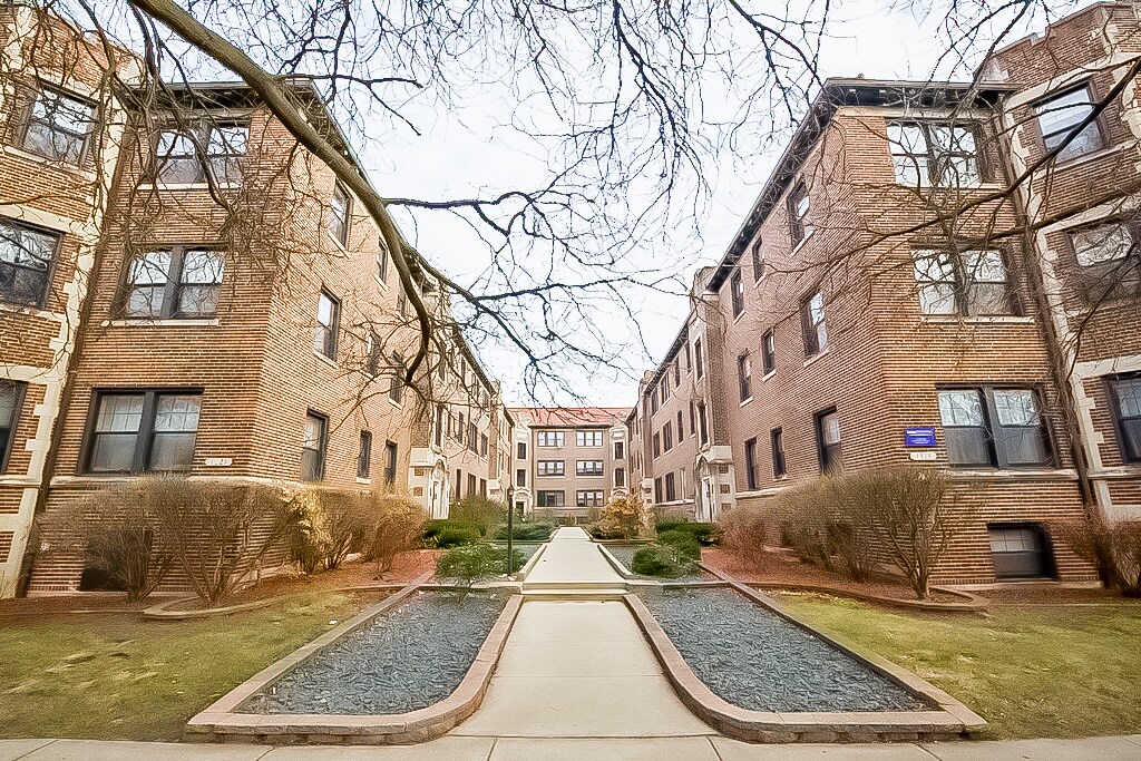 3191319 W Oak St Unit D2, Chicago, IL 60610 Condo for Rent in