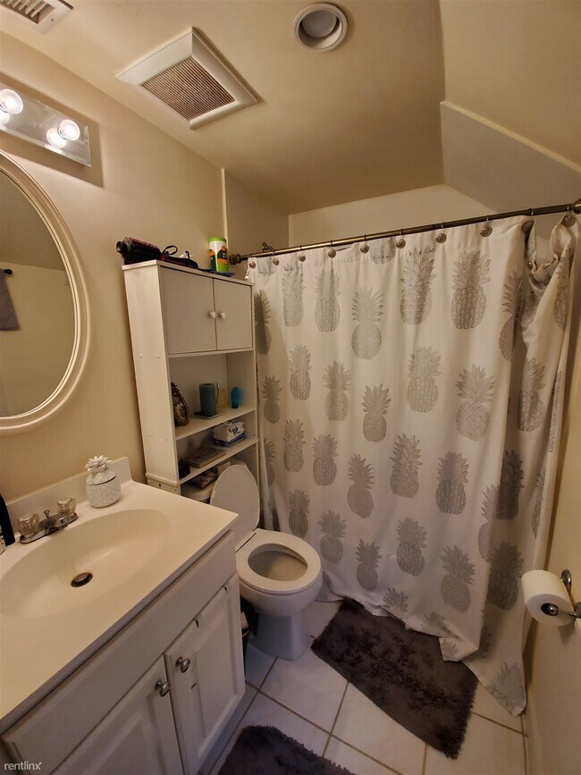 Foto del edificio - 1 br, 1 bath Condo - 100 Center St