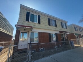 Building Photo - 309 W 24th Pl