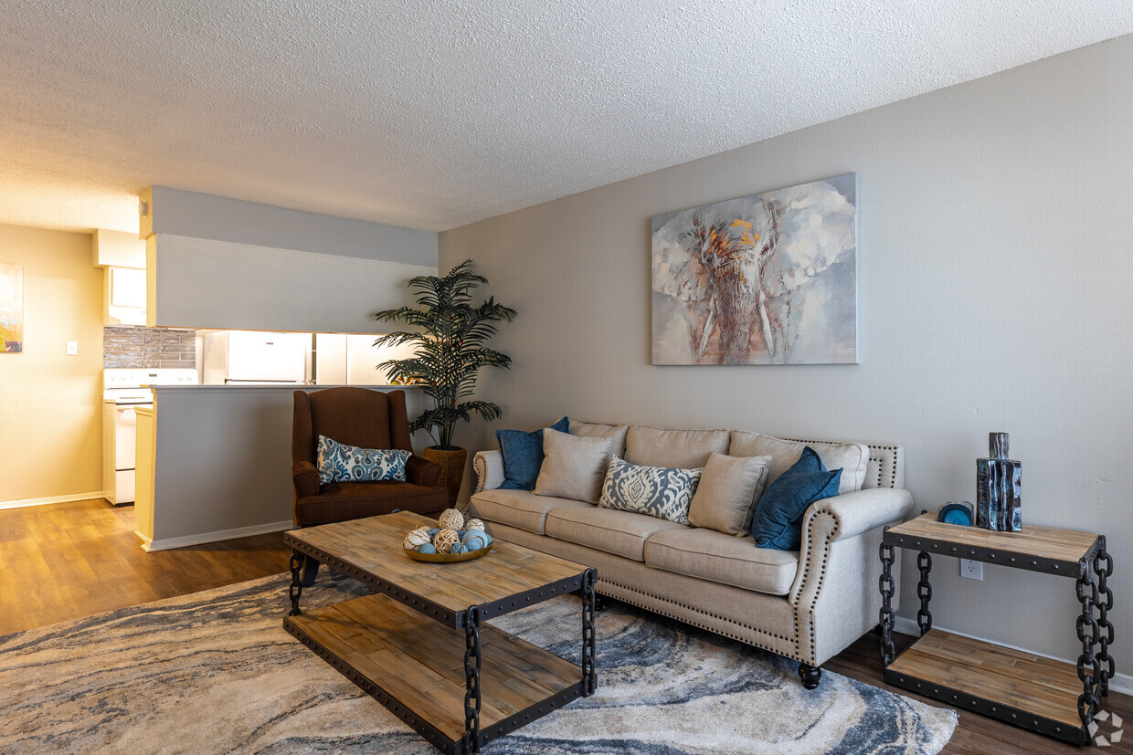 Primary Photo - Solana