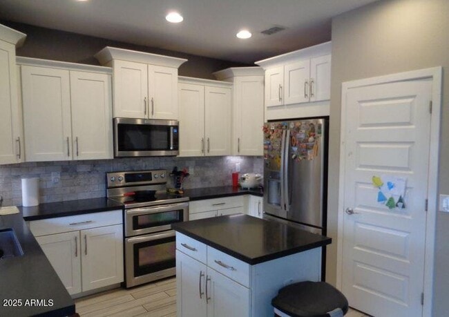 Building Photo - 240 N Senate St