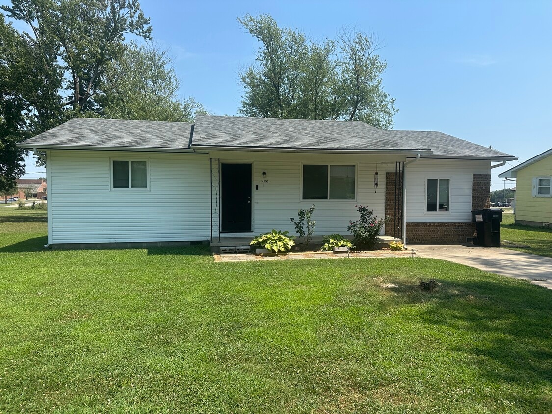 Foto principal - 1420 S Clark Ave