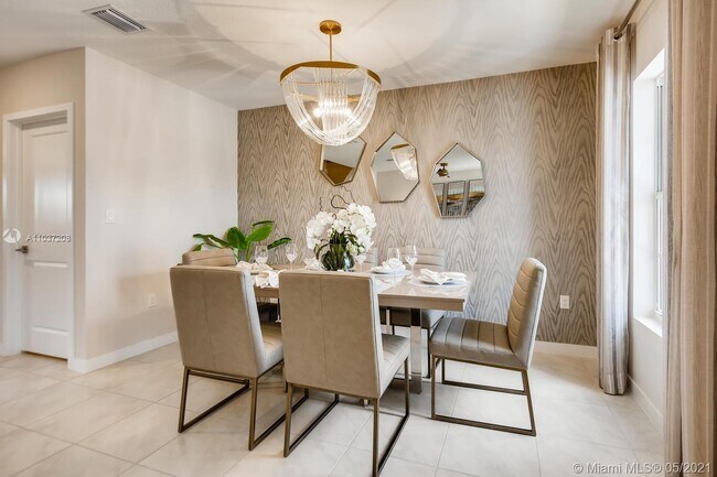 Foto del edificio - 445 NE 5th Pl