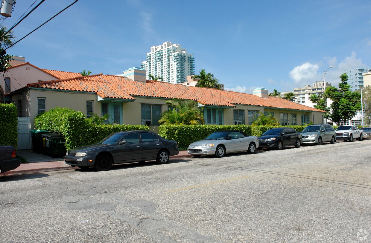 Phyllis Gardens - Phyllis Gardens Apartments