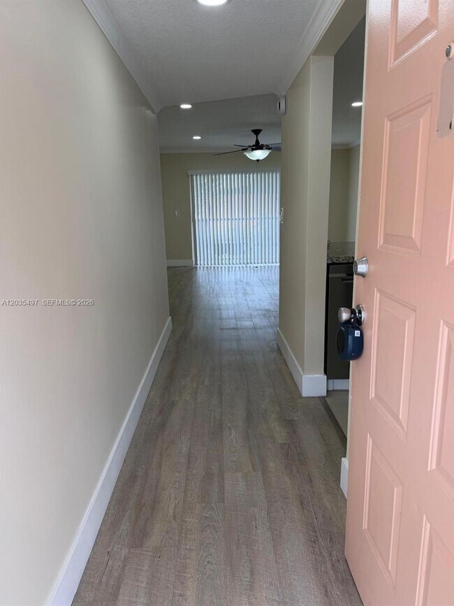 Building Photo - 8443 Royal Palm Blvd