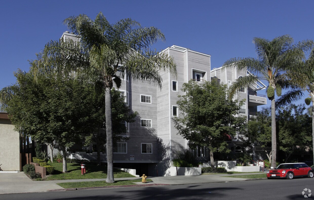 Primary Photo - 3666 3rd Ave