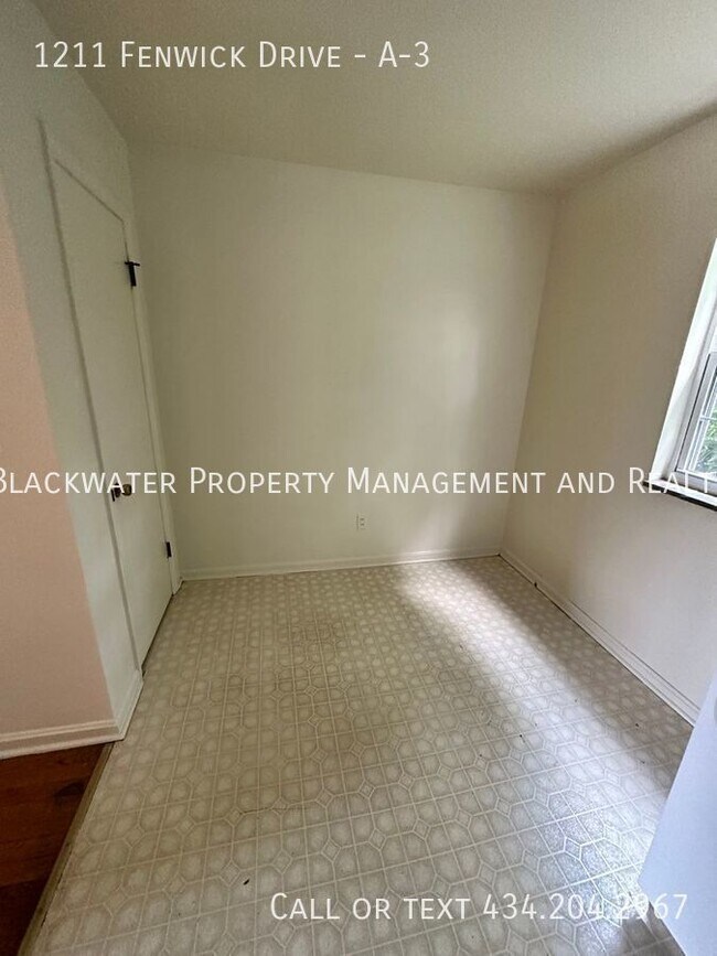 Foto del edificio - MOVE IN SPECIAL! 1/2 OFF YOUR FIRST FULL M...