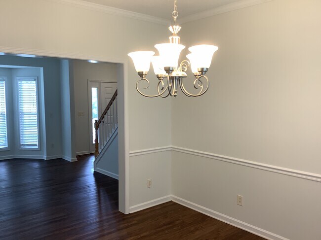 Building Photo - 2106 Forest Edge Dr