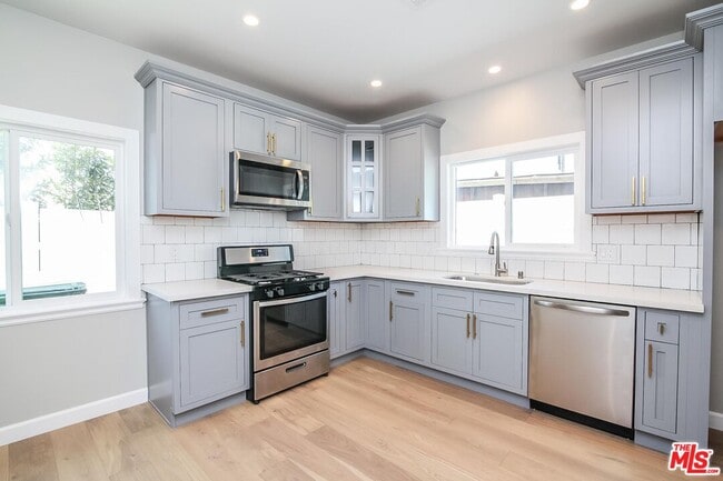 Foto del edificio - 1239 S Highland Ave