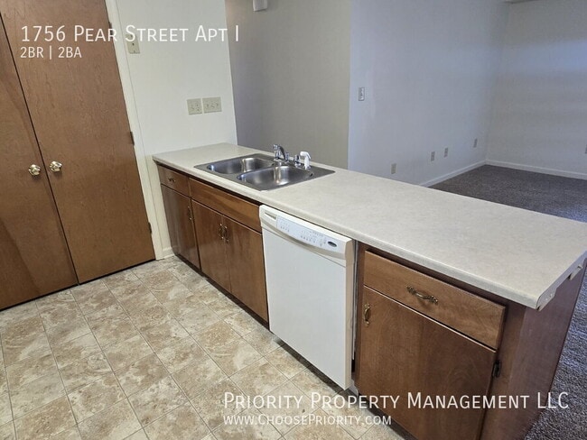Foto del edificio - 1756 Pear St