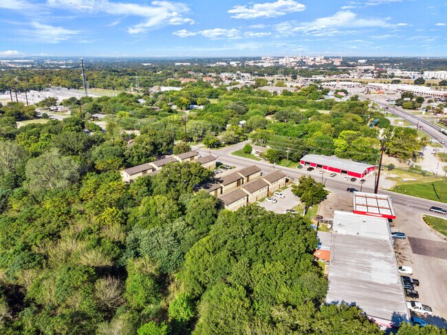 Foto del edificio - 1442 River Rd