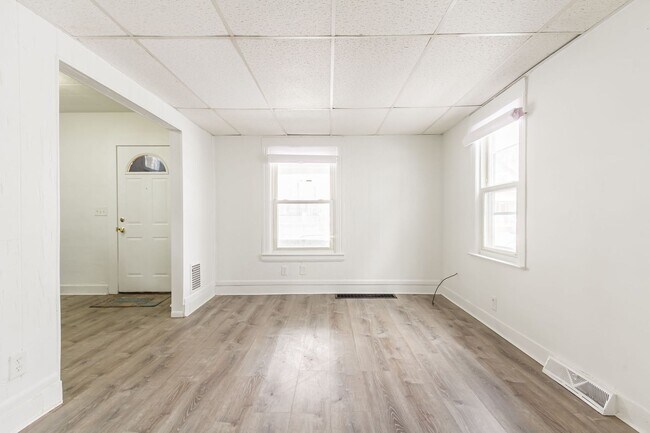 Building Photo - 3-Bed 2-Bath Single Family Home For Rent