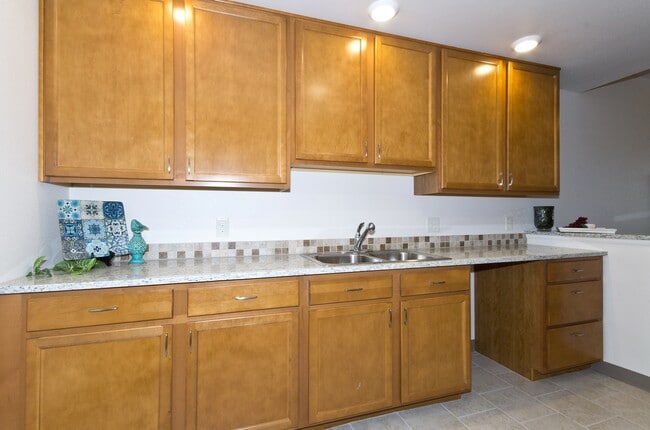 GRANITE COUNTERS - 17 Valley Pl