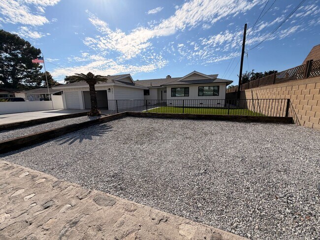 Foto del edificio - Beautiful 4 Bedroom Cypress House For Rent...