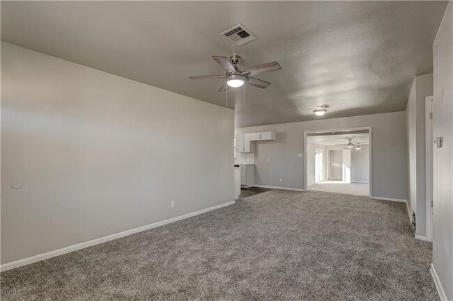 Building Photo - 3035 SE 20th St