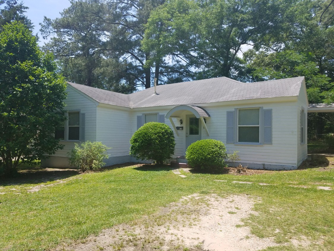 810 John Paul Jones Ave, Leesville, LA 71446 House for Rent in