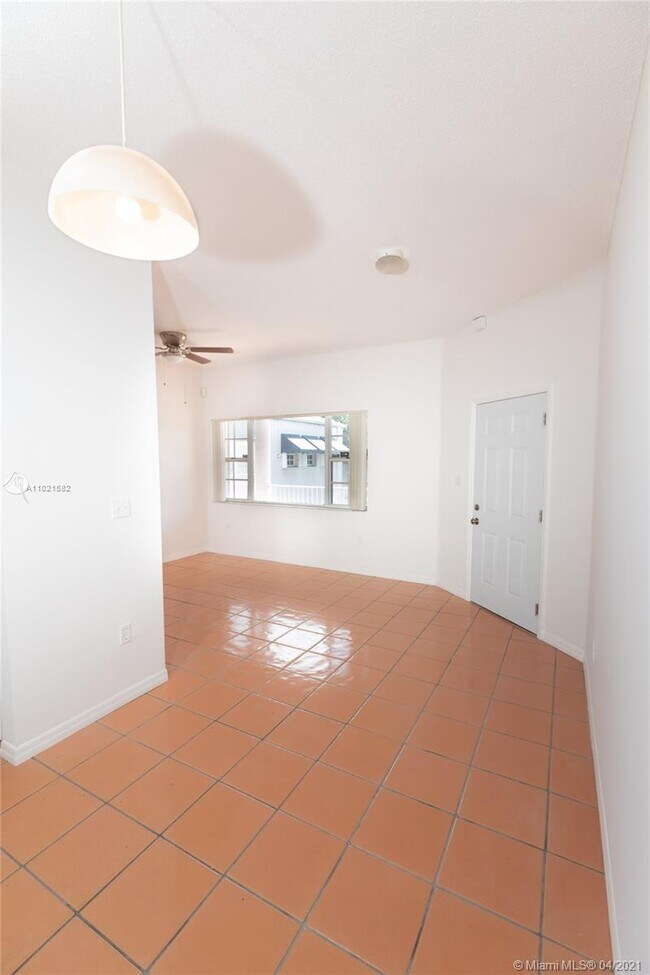 Foto del edificio - 3007 Bird Ave