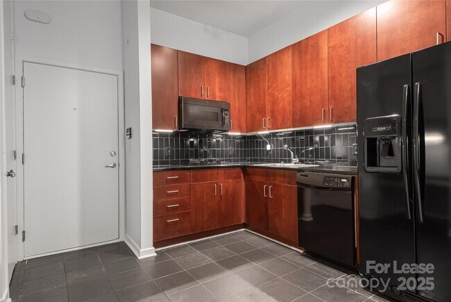 Foto del edificio - 2125 Southend Dr