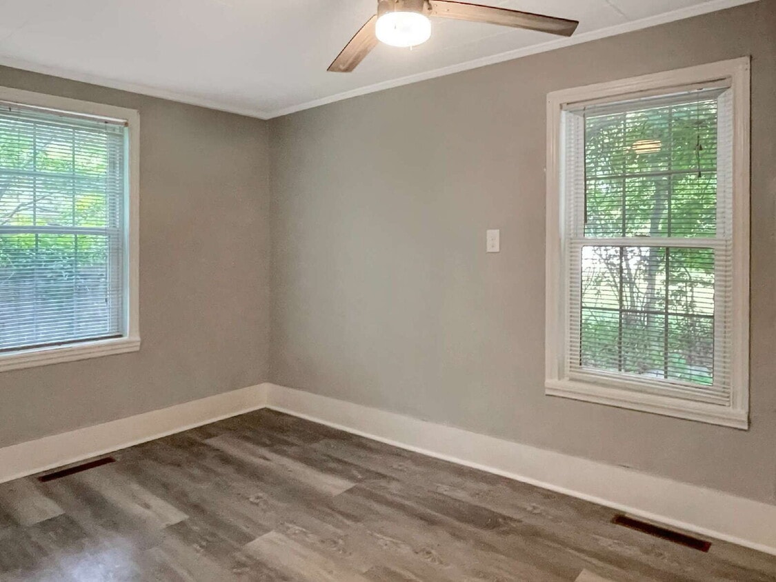 Primary Photo - Seeking a roommate for a 2 bdr, 2 bath low...