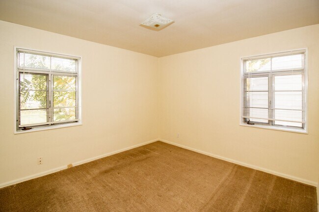 Foto del edificio - 13205 Havana Rd