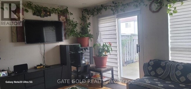 Building Photo - 22 Oatfield Rd