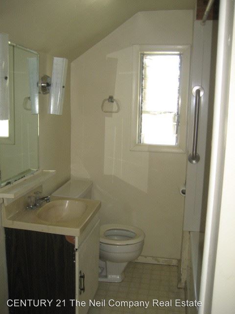 Building Photo - 458 W Harrison St