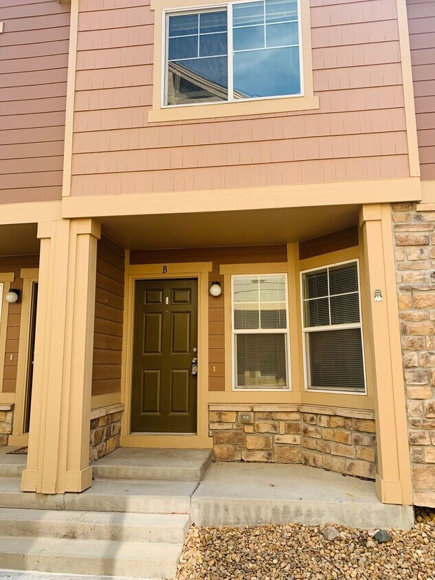 Primary Photo - Light & Bright Condo in Redbuck At Sorrel ...