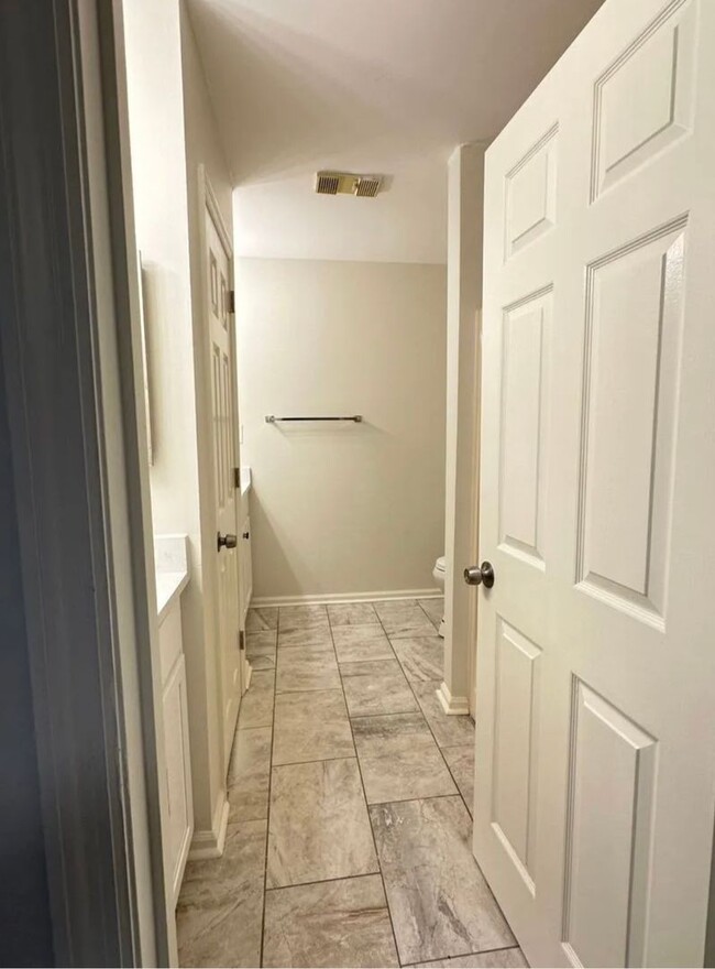 Building Photo - Newly Renovated Modern Townhomes, Move-in ...
