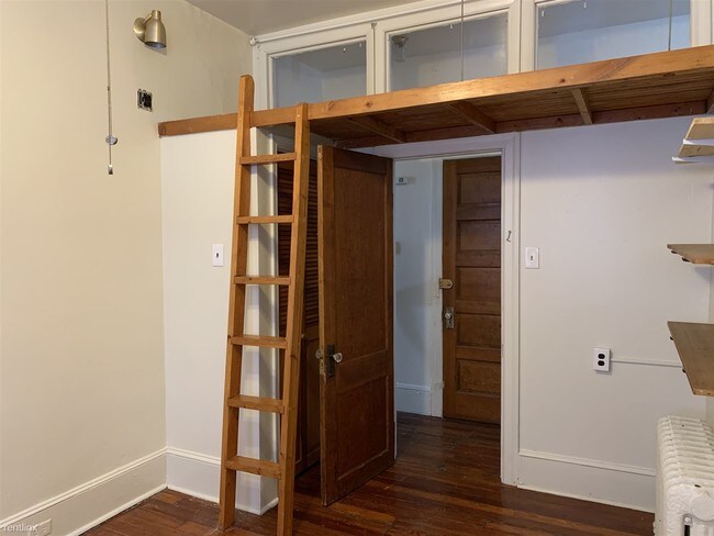 Building Photo - 3 br, 1 bath Apartment - 4610 Chester Avenue