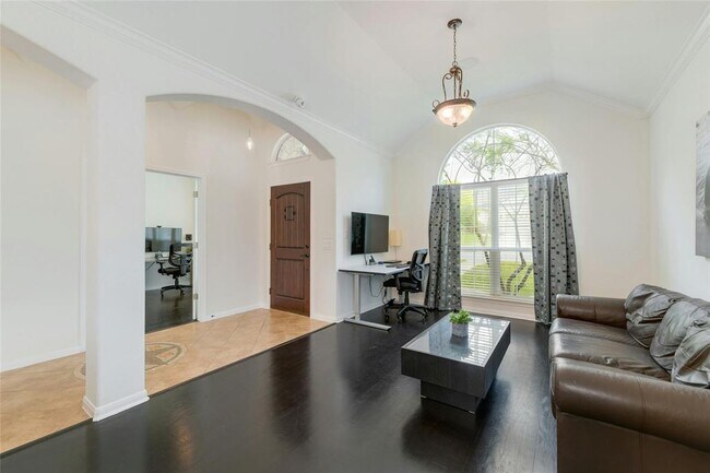 Building Photo - 1108 Brown Dr