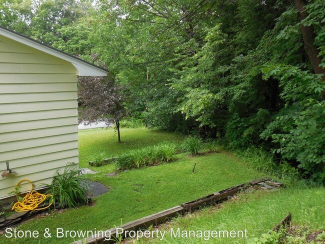 Building Photo - 2 br, 1 bath House - 170 Tremont St.