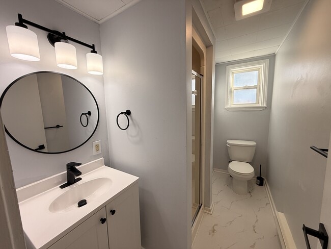 Building Photo - 61 Curry St