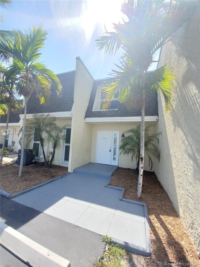 Foto del edificio - 523 SW 1st Ct