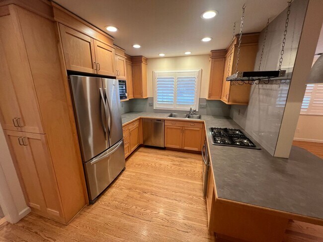 Foto del edificio - 3 bed / 2 Bath | Davis Slide Hill Park Home Available Now