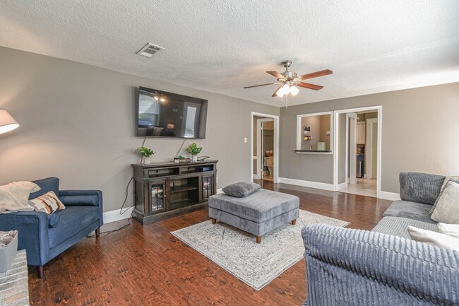 Foto del edificio - 11307 Canyon Trail Dr