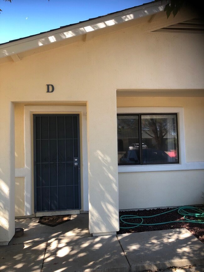 Front Entrance unit D - 4580 N Agua Fria Dr