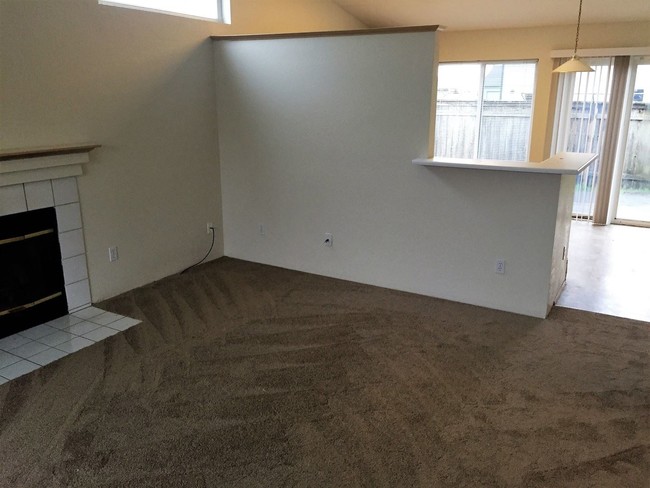 Building Photo - 3 br, 2 bath House - 395 S. Magnolia St