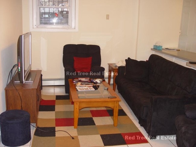 Building Photo - 12 Sutherland Rd