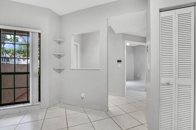 Foto del edificio - 401 SW 158th Ter
