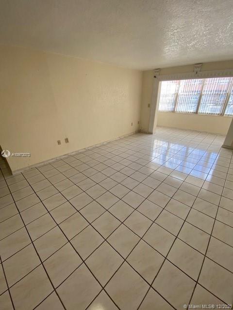 Foto del edificio - 1305 W 46th St