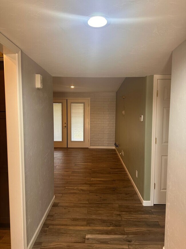 Foto del edificio - 7221 E Brooks Dr