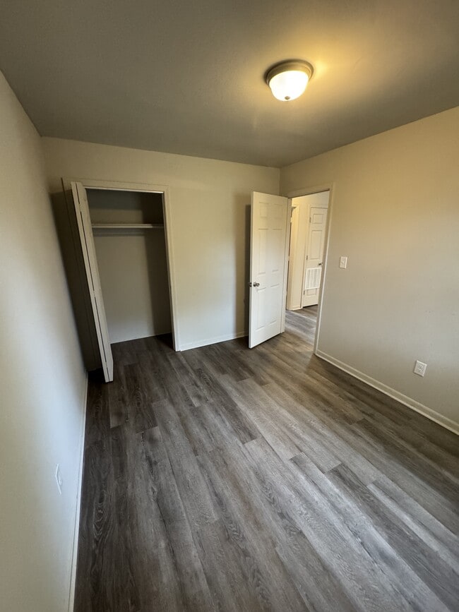 Building Photo - 301 Holman St