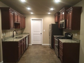 Building Photo - 909 Ava Ln