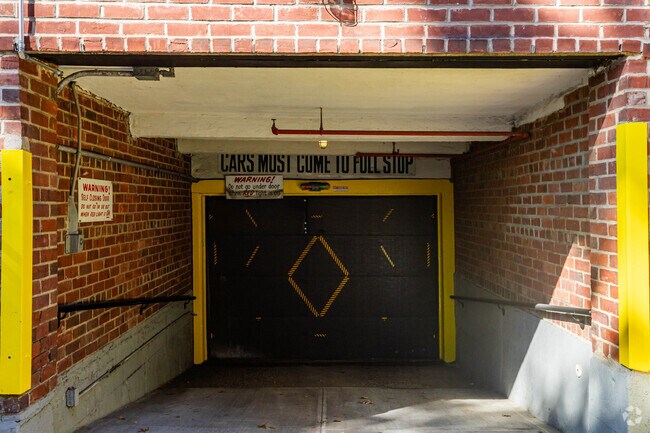Building Photo - 10923 71st Rd